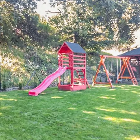 2 Bedroom Cozy In ياروسوافيتس